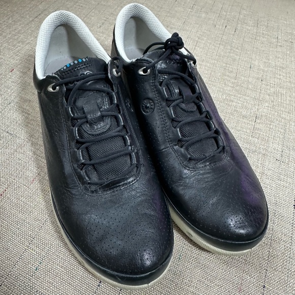 Ecco Men's Black Leather Sneakers - Picture 3 of 7